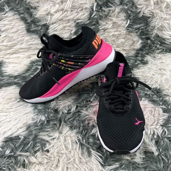 Puma Other - Puma Kids Girls Pacer Future Splatter Neon Sneaker Size 3 Black Pink